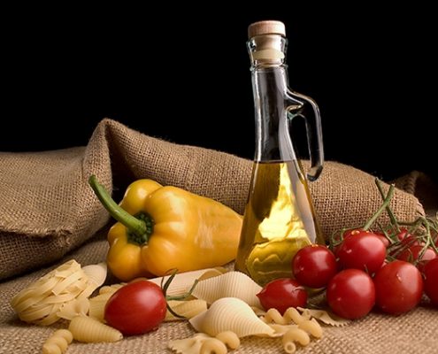 Tomaten und Olivenöl bieten große gesundheitliche Vorteile.